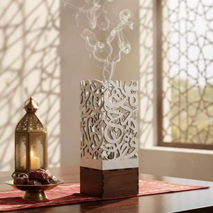 Quemador de Bakhoor de madera maciza, ideal para liberar un aroma intenso y crear un ambiente cálido y natural en el hogar. - Product Image 1