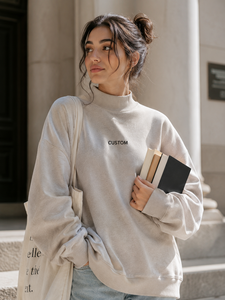 เสื้อสตรีคอเต่าแบบสวมใส่สบาย ผ้าฟลีซหนาน้ำหนัก 380 กรัม ระบายอากาศได้ดี สไตล์สตรีทแวร์สำหรับฤดูหนาว ทรงโอเวอร์ไซส์ ไหล่ตก แขนยาว ผ้าฝ้าย 100% ด้านหน้า - Product Image 1