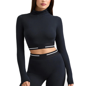 Haut de yoga pour femme, fabriqué professionnellement, avec col rond, coupe-vent, écologique, par sublimation - Product Image 1