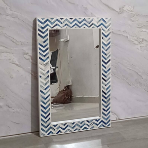 Miroir mural rectangulaire contemporain en os incrusté, cadre bleu et blanc à chevrons, design en verre décoratif, intérieur moderne - Product Image 4