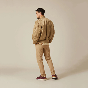 Blouson bomber beige pour homme, col rabattu, fermeture éclair, coupe décontractée, coupe-vent, polyester, pour l'automne, coupe classique, couleur unie - Product Image 1