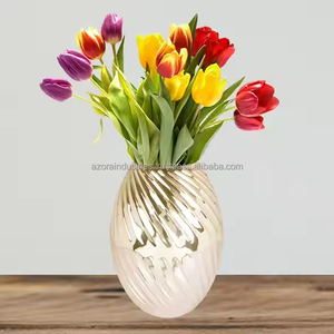 Florero de color hierro de tamaño mini, jarrón de mesa de diseño moderno para el hogar y accesorios decorativos de boda de Azora Industries - Product Image 2