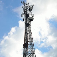 Poteau télécom en acier de 20 m à 80 m pour la transmission et la distribution d'énergie électrique 10 kV-500 kV, accessoires de mât certifiés ISO9001:2008