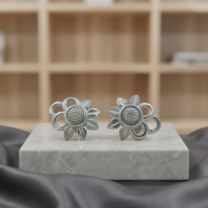 DIVYORO <b>SILVER</b> FLORET EARRING - Product Image 2