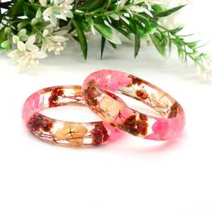 Brazalete de Resina con Flores Prensadas Hecho a Mano |   Pulsera Botánica Real |   Joyería Floral Boho, Regalo para Ella - Product Image 6