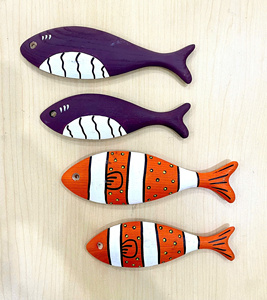 Peces de madera hechos de madera natural, cuidadosamente acabados para decoración de interiores, exhibición decorativa y diseño creativo del hogar. - Product Image 4