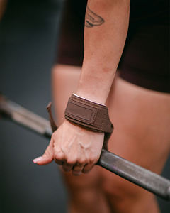 Sangles de levage rembourrées en néoprène pour haltères, robustes, antidérapantes, pour entraînement de soulevé de terre et renforcement de la force de préhension en salle de sport - Product Image 3