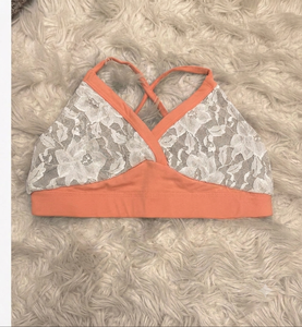Ensemble de sport deux pièces en dentelle pour femme, motif floral, logo frontal, tissu tricoté – Soutien-gorge de sport et short taille haute pour la danse, la gym et le yoga - Product Image 4