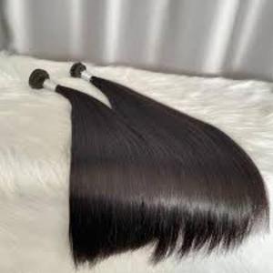 Extensiones de cabello humano negro, suaves y sedosas, que dan un aspecto natural y elegante en cada ocasión. Compre al por mayor desde India. - Product Image 4