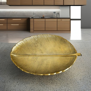 Tazón para Servir de Aluminio Martillado en Tono Dorado - Tazón Grande para Ensalada - Plato Decorativo para Frutas - Product Image 2