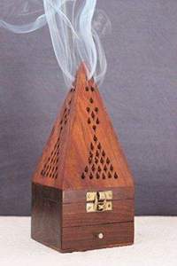 Brûleur à Bakhoor en Résine Tendance pour la Décoration Intérieure et les Parfums – Brûleur d'Encens Moderne Arabe du Moyen-Orient pour l'Ambiance Aromatique - Product Image 4
