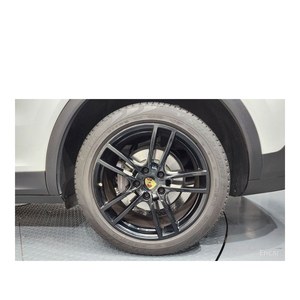 Porsche Cayenne 3.0 2024 con Caja de Cambios Automática, Volante a la Izquierda, Asientos de Cuero, Cámara Trasera, 52,518 km - Product Image 5