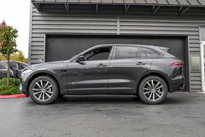 SUV Usado 2025 de Alto Rendimiento, Estilo R-Dynamic, Versión S - Product Image 1