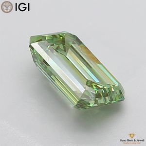 Diamante Cultivado en Laboratorio con Certificado IGI, Corte Esmeralda, Color Verde Intenso de 4.01 Quilates, Claridad VVS2, para Anillo de Obra Maestra - Product Image 4