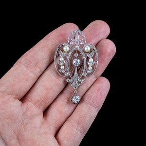 Broche Antique Édouardienne Française Belle Époque en Argent 925 avec Diamant de Laboratoire 2 Carats Sertie à Griffes Certifiée IGI – Cadeau de Mariage pour Femme et Homme - Product Image 1