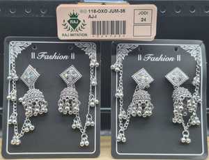 Boucles d'oreilles Jhumka en argent oxydé indien avec diamants et strass, chaîne de cheveux en strass, bijoux Ghungroo, ensemble de vente en gros - Product Image 3