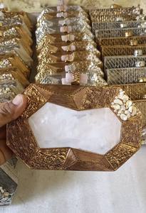 Pochette de soirée pour femme Fusion Republik MOP en laiton avec clous carrés en pierre, fermeture magnétique, doublure en polyester, bandoulière chaîne faite à la main - Product Image 5