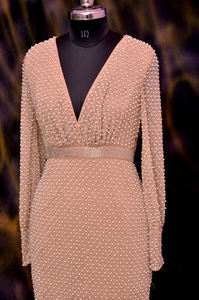 ชุดราตรีหรูหราประดับมุกสีพีช แขนยาว คอวี ทรงเมอร์เมด ชุดพรอมงานแต่งงานสุดหรู งานฝีมือประณีต ชุดเดรสยาวสำหรับงานปาร์ตี้ ปี 2026 - Product Image 2