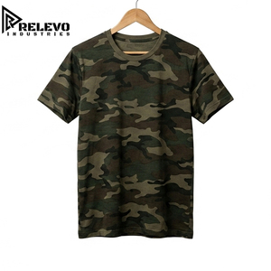 T-shirt de sport camouflage personnalisé pour homme, coupe ajustée, motif camouflage woodland, manches courtes, hauts d'entraînement athlétiques pour la musculation - Product Image 3
