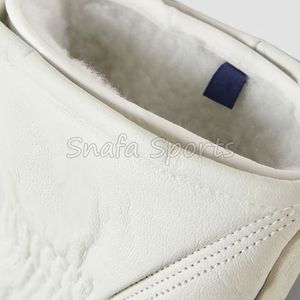 Mitaines de ski en cuir de mouton noir pour le snowboard et les températures froides, logo personnalisé OEM, gants d'hiver chauds doublés - Product Image 2