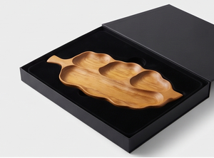 Assiette de service artisanale en bois, design minimaliste, finition polie, idéale pour les desserts et les fruits secs, élégant accent de cuisine - Product Image 6