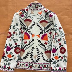 เสื้อแจ็คเก็ตผู้หญิงปักลายโบโฮ ผ้าขนสัตว์ผสม งานฝีมือลายดอกไม้ เสื้อโค้ทฤดูหนาวสไตล์ชาติพันธุ์  งานปักลายสไตล์วินเทจ - Product Image 6