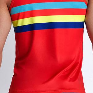Camiseta sin mangas roja Colorblock para hombre al por mayor con diseño de rayas multicolores, tela elástica ligera, opción de logotipo personalizado - Product Image 6
