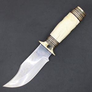 Couteaux de chasse fabriqués avec une construction en acier robuste et un étui pratique pour un transport quotidien lors de vos sorties en plein air - Product Image 3