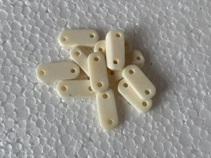 Perles entretoises en os faites à la main sur mesure, à 2 trous, en forme d'animal, aux couleurs naturelles, pour les créateurs de colliers et de bracelets, destinées à la revente - Product Image 5