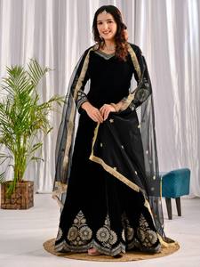 Salwar Kameez en velours noir avec broderie dorée, dupatta, tenue de mariage indienne traditionnelle pour femmes, style longueur au sol - Product Image 1