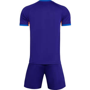 Ensemble de maillot et short de football personnalisé par sublimation, rouge et noir, respirant, en polyester, unisexe adulte, Starlet International Wears - Product Image 3