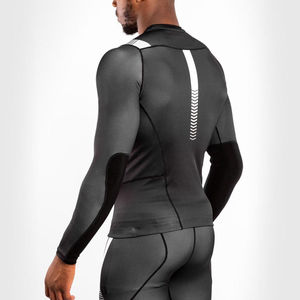 Vêtements de compression professionnels respirants à manches longues pour hommes, couleur rouge unie, taille personnalisée, protection UV, surf, yoga - Product Image 2