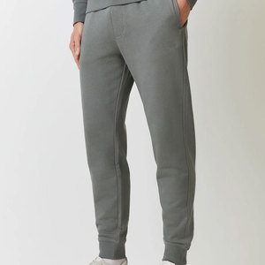 Chándal moderno para hombre, elegante y cómodo, perfecto para el gimnasio, entrenamiento, correr y estilo casual urbano. - Product Image 3