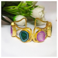 Bracelet manchette tendance en laiton plaqué or 18 carats avec agate brute et druse, bracelet mode unique et coloré en géode, bijoux de mariage