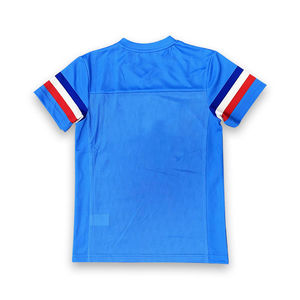 เสื้อยืดสปอร์ตแขนสั้นสีน้ำเงิน คอวี ทรงปกติสำหรับผู้ชาย ผ้าฝ้ายออร์แกนิค ระบายอากาศได้ดี ถักทอเป็นมิตรกับสิ่งแวดล้อม สีพื้นสไตล์วินเทจ - Product Image 1