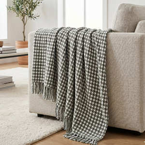 Couverture décorative en coton pied-de-poule gris foncé tissée, style minimaliste, avec franges, pour canapé, export B2B - Product Image 1