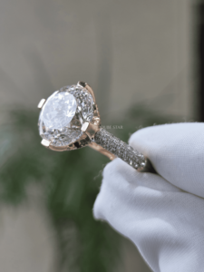 Anillo de Diamante Cultivado en Laboratorio con Corte Brillante de 6.30ct, Certificado IGI, Corte Excelente, Banda de Oro, Anillo de Compromiso Clásico de Lujo para Mujer - Product Image 4