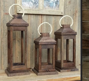 Ensemble de lanternes rustiques en bois, 2 pièces, lanterne à bougie vintage, toit en métal ventilé, panneaux en verre, décoration de table de style farmhouse - Product Image 4