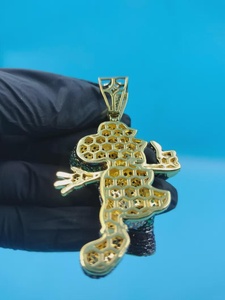 Colgante de Garra Personalizado para Hombre, de Dos Tonos, con Personaje de Dibujos Animados, con Incrustaciones de Moissanita VVS de Corte Brillante, Chapado en Oro de 18K sobre Plata 925, Estilo Hip Hop - Product Image 4