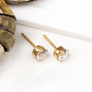 Pendientes de Oro Amarillo Sólido de 14K con Diamante Redondo Natural Engastado en Garra, Joyería Fina, Memoria Jewels - Product Image 3