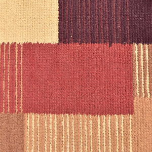 Tapis géométrique patchwork écologique antidérapant en laine bordeaux, terre cuite et moutarde DECORDEC pour salon, hôtel, villa - Product Image 3
