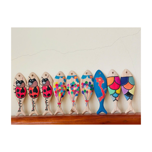 Elección Confiable: Peces de Madera Pintados a Mano para un Estilo de Vida Ecológico y Uso Decorativo - Product Image 1