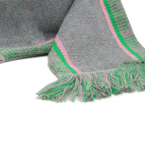 Écharpe en tricot jacquard gris AKA |   Broderie personnalisée longue rose et verte |   Ensemble d'écharpes d'hiver unisexes épaisses et chaudes Alpha Kapa Alpha Sorority - Product Image 2