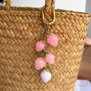 Porte-clés classique en perles motif fraise, fermoir coquille dorée, écologique, fait main, breloque de sac de mariage, tirette de fermeture éclair, motif feuilles MULTI - Product Image 5