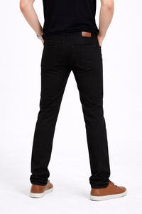 Jeans de Mezclilla Negros Clásicos de Corte Ajustado Midnight Edge para Hombre – Estilo Atemporal para el Día a Día con Comodidad Elástica Premium - Product Image 3