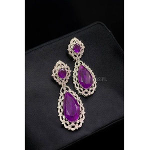 Magnifiques Boucles d'Oreilles Pendante en Laiton Plaqué Argent avec Moissanite de Qualité Supérieure pour Femmes et Filles – Collection Tendance pour Soirées – ÉTONNANTES - Product Image 1
