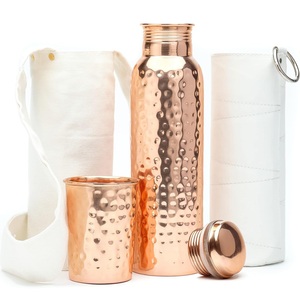 Nouvelle Bouteille d'Eau en Cuivre Pur, Bouteille de Santé Ayurvédique, Gourde Réutilisable Anti-Fuite, Ensemble en Vente - Product Image 5