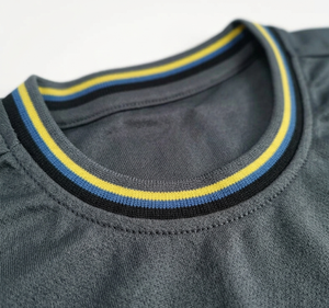 Camiseta de Fútbol para Hombre, Cuello Redondo, Manga Corta, 100% Poliéster, Absorbe la Humedad, Diseño a Rayas con Bloques de Color, Todas las Temporadas, Corte Regular - Product Image 3