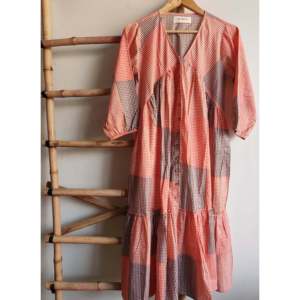 Vestido casual multicolor de cuadros vichy con corte acampanado - Product Image 1