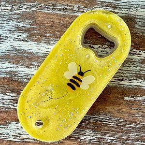 Ouvre-bouteille en résine fait main avec motifs artistiques à l'encre d'alcool, idéal pour un cadeau haut de gamme et pour la collection de la maison - Product Image 1